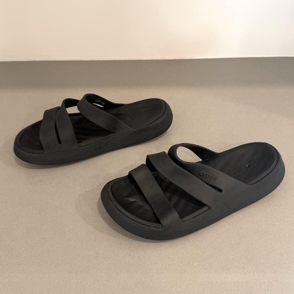 Crocs Getaway Strappy Sandals Womens 7 Black Comfort Slip On Waterproof Platform